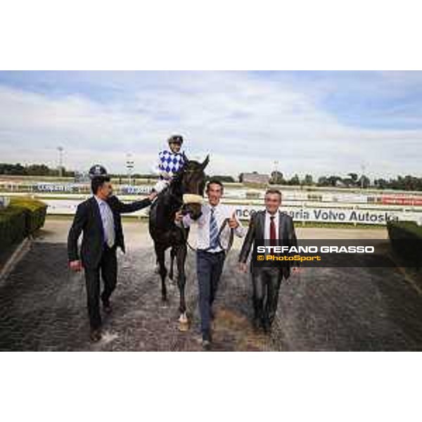 Umberto Rispoli and Kaspersky win the Premio Ribot Mem.Loreto Luciani Roma,Capannelle racecourse 25 october 2015 ph.Stefano Grasso/HippoGroup Roma Capannelle