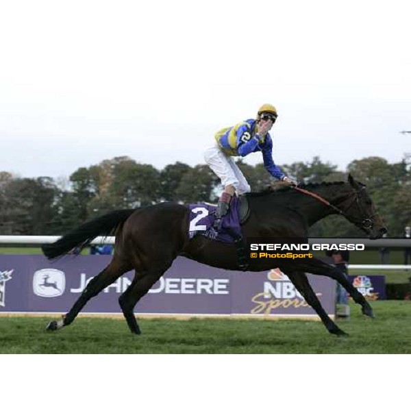 Christophe Soumillon on Shirocco wins the Breeders\' Cup Turf New York, 29th october 2005 ph. Stefano Grasso