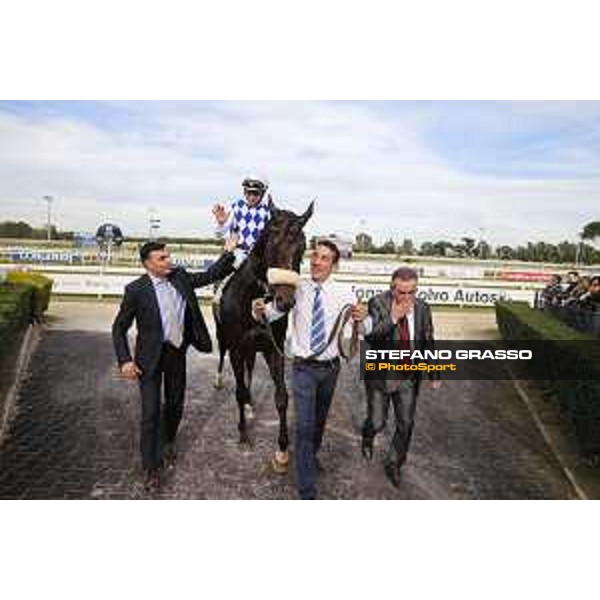 Umberto Rispoli and Kaspersky win the Premio Ribot Mem.Loreto Luciani Roma,Capannelle racecourse 25 october 2015 ph.Stefano Grasso/HippoGroup Roma Capannelle