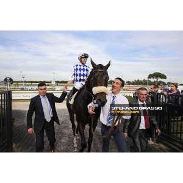 Umberto Rispoli and Kaspersky win the Premio Ribot Mem.Loreto Luciani Roma,Capannelle racecourse 25 october 2015 ph.Stefano Grasso/HippoGroup Roma Capannelle