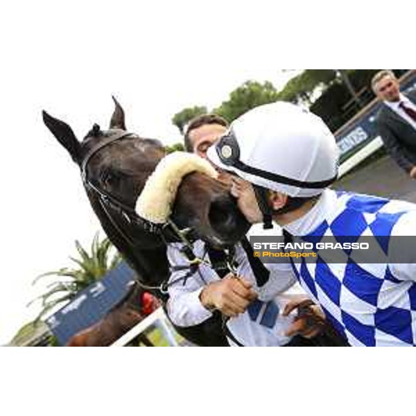 Umberto Rispoli and Kaspersky win the Premio Ribot Mem.Loreto Luciani Roma,Capannelle racecourse 25 october 2015 ph.Stefano Grasso/HippoGroup Roma Capannelle