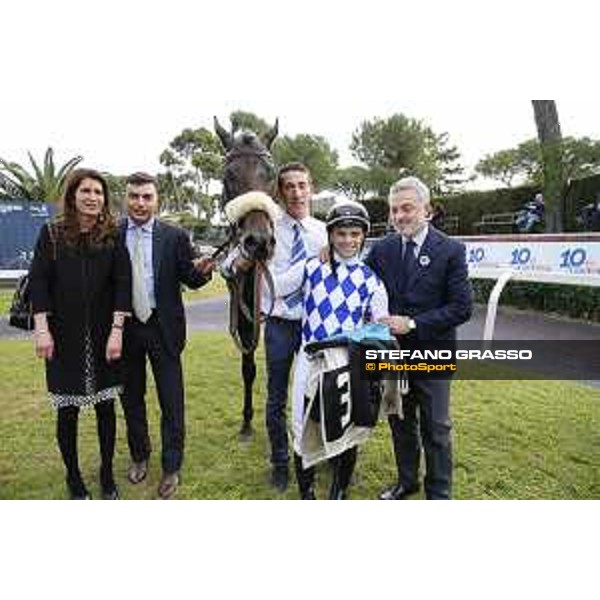 Cristiana Brivio Sforza,Endo Botti,Andrea Scarpellini with Umberto Rispoli and Kaspersky winners of the Premio Ribot Mem.Loreto Luciani Roma,Capannelle racecourse 25 october 2015 ph.Stefano Grasso/HippoGroup Roma Capannelle