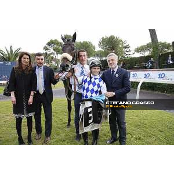 Cristiana Brivio Sforza,Endo Botti,Andrea Scarpellini with Umberto Rispoli and Kaspersky winners of the Premio Ribot Mem.Loreto Luciani Roma,Capannelle racecourse 25 october 2015 ph.Stefano Grasso/HippoGroup Roma Capannelle
