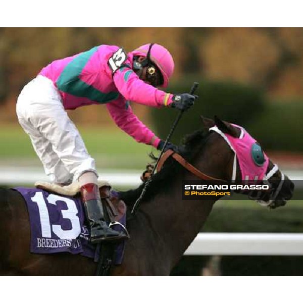 Jerry Bailey on Saint Liam immediately after the line of the Breeders\' Cup Classic New York, 29th october 2005 ph. Stefano Grasso