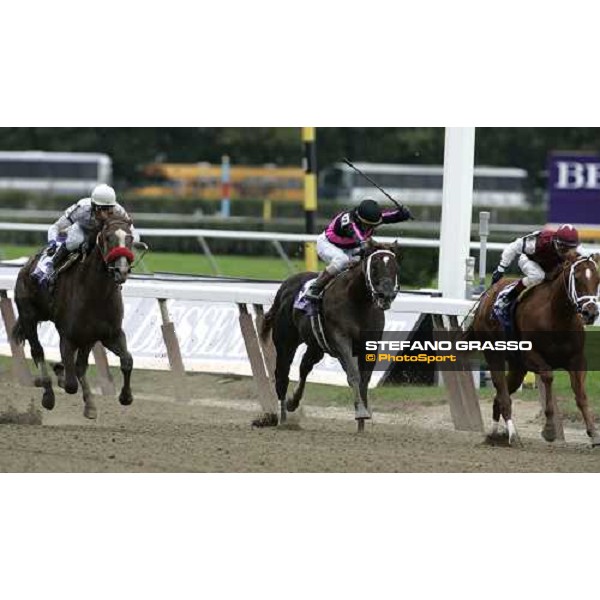 at last few meters to the line of the Bessemer Trust Breeders\' Cup Juvenile, the winner Stevie Wonderboy is still third New York, 29th october 2005 ph. Stefano Grasso