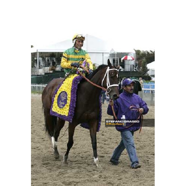 Edgar Prado on Folklore winners of The Alberto VO5 Breeders\' Cup Juvenile Fillies New York, 29th october 2005 ph. Stefano Grasso