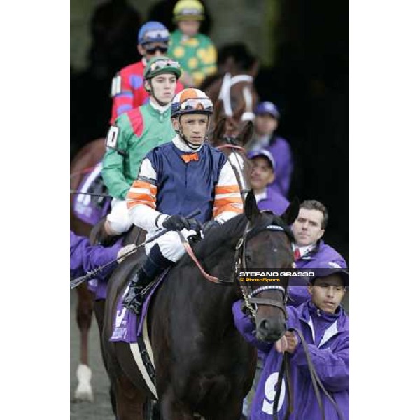 Singletary enters in the track followed by Valixir - Netjets Breeders\' Cup Mile New York, 29th october 2005 ph. Stefano Grasso