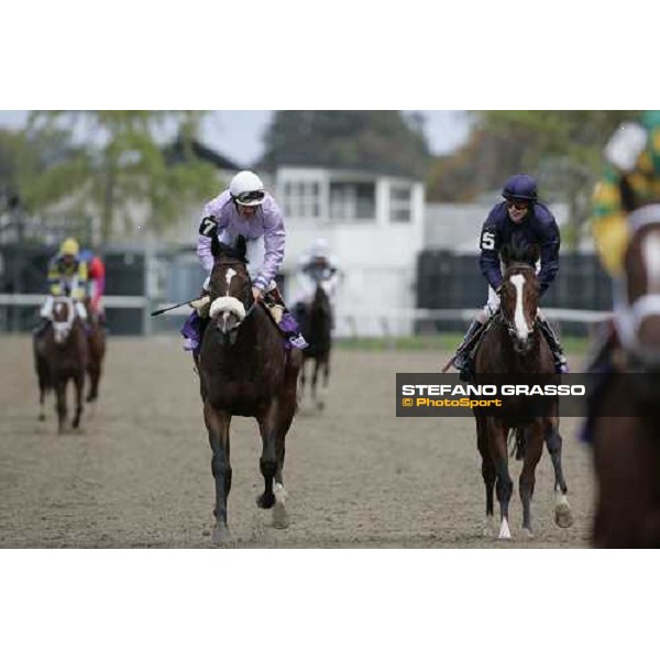 Frankie Dettori on Majors Cast and Kieren Fallon on Ad Valorem come back after the finish of Netjets Breeders\' Cup Mile New York, 29th october 2005 ph. Stefano Grasso