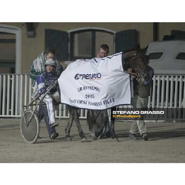 Erik Adielsson with Le Reve, comes back to the winner circle of Premio Paolo e Orsino Orsi Mangelli filly Milan, 1st november 2005 ph. Stefano Grasso