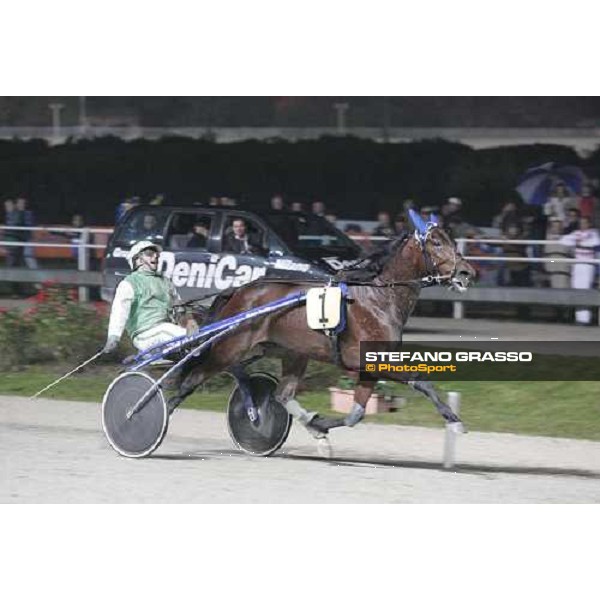 Peppino Maisto with Fairbank Gi, wins the Premio Paolo e Orsino Orsi Mangelli Milan, 1st november 2005 ph. Stefano Grasso