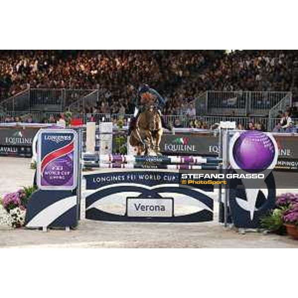 Jumping Verona - class 14 Longines Fei World Cup Jumping - Premio Fixdesign Simon Delestre on Hermes Ryan Verona,8th nov.2015 ph.Stefano Grasso/Fieracavalli