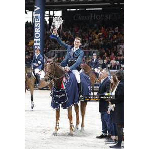 Jumping Verona - class 14 Longines Fei World Cup Jumping - Premio Fixdesign Prize giving ceremony - Simon Delestre on Hermes Ryan Verona,8th nov.2015 ph.Stefano Grasso/Fieracavalli