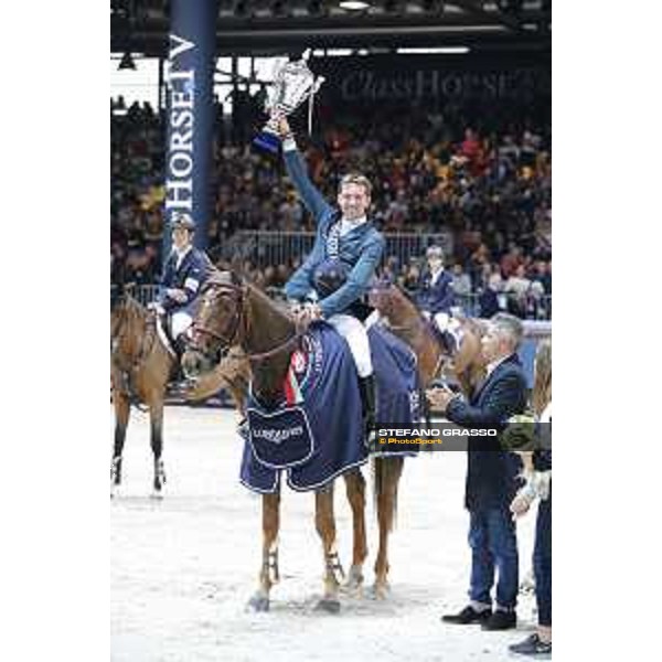 Jumping Verona - class 14 Longines Fei World Cup Jumping - Premio Fixdesign Prize giving ceremony - Simon Delestre on Hermes Ryan Verona,8th nov.2015 ph.Stefano Grasso/Fieracavalli