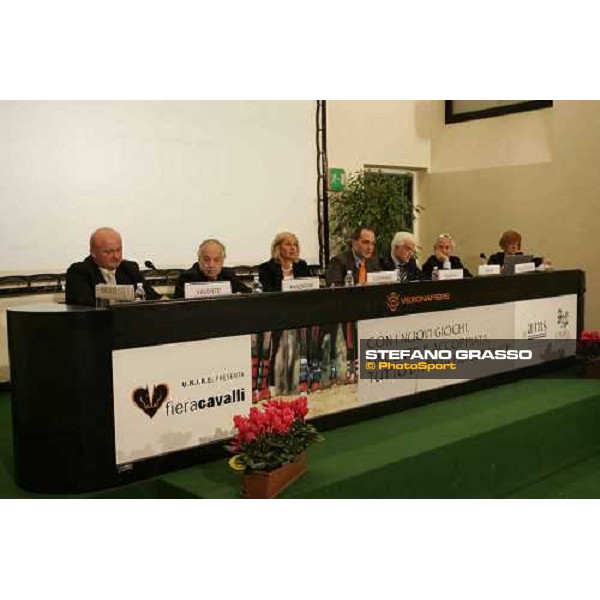 Convegno di presentazione delle nuove scommesse ippiche. Verona - 107.a Fiera Cavalli Verona, 5 novembre 2005 ph. Stefano Grasso