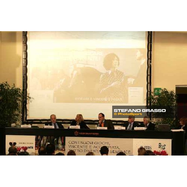 Convegno di presentazione delle nuove scommesse ippiche. - Verona - 107.a Fiera Cavalli Verona, 5 novembre 2005 ph. Stefano Grasso