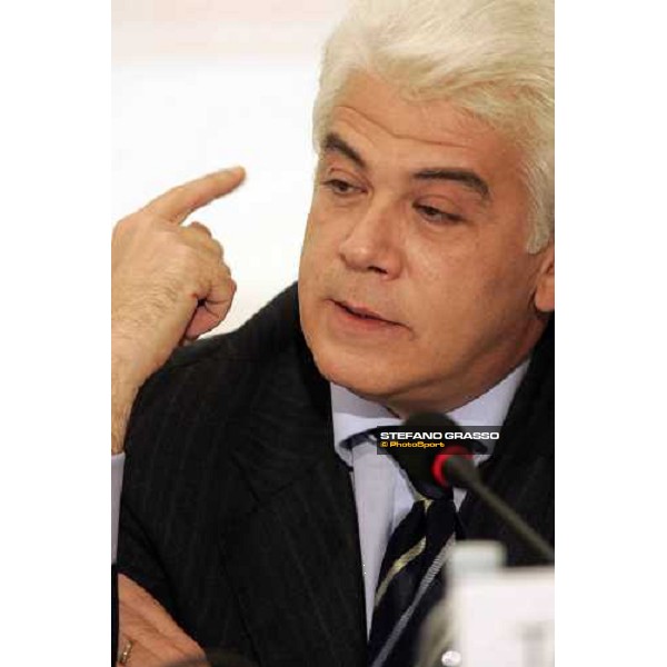 Convegno di presentazione delle nuove scommesse ippiche. - dott. Francesco Saverio Abate, Commissario Straordinario Unire Verona - 107.a Fiera Cavalli Verona, 5 novembre 2005 ph. Stefano Grasso
