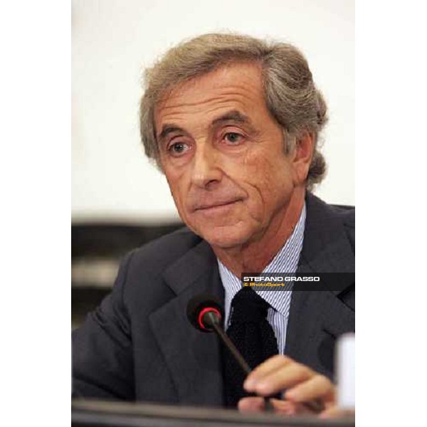 Convegno di presentazione delle nuove scommesse ippiche. - dott. Maurizio Ughi, Presidente Snai Verona - 107.a Fiera Cavalli Verona, 5 novembre 2005 ph. Stefano Grasso