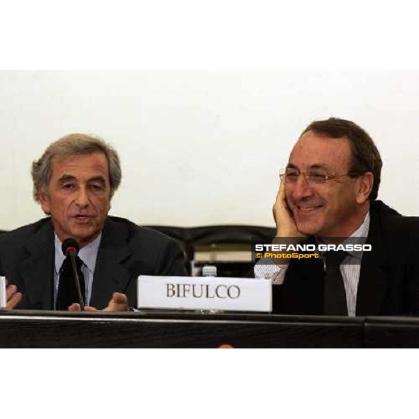 Convegno di presentazione delle nuove scommesse ippiche. - dott. Ughi, Presidente Snai e dott. Bifulco, Presidente e Amm.Del.Lottomatica Verona - 107.a Fiera Cavalli Verona, 5 novembre 2005 ph. Stefano Grasso