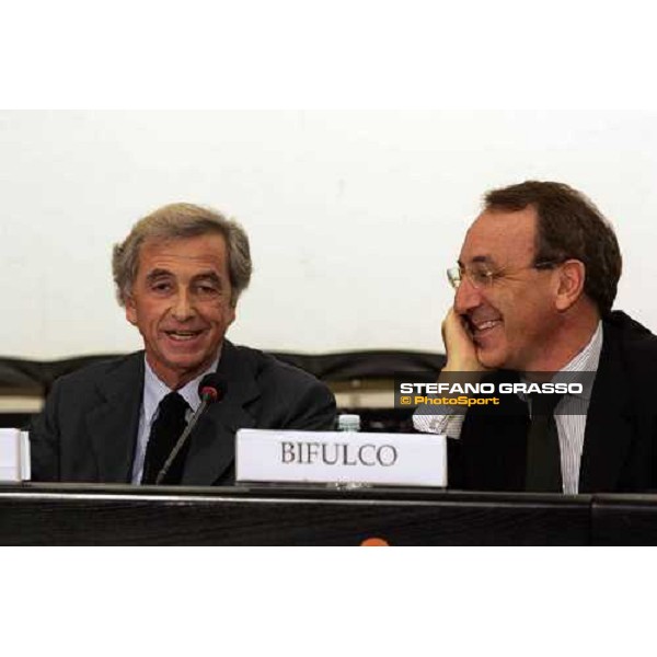 Convegno di presentazione delle nuove scommesse ippiche. - dott. Ughi, Presidente Snai e dott. Bifulco, Presidente e Amm.Del.Lottomatica Verona - 107.a Fiera Cavalli Verona, 5 novembre 2005 ph. Stefano Grasso