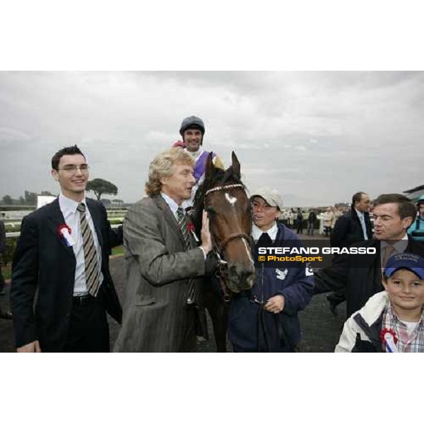 Baron Helmut von Finck congratulates with Willian Mongil on Soldier Hollow, winners of Premio Roma At The Races Rome, 6th november 2005 ph. Stefano Grasso