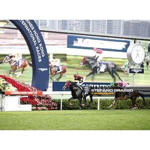 Yutaka Take on A Shin Hikari wins the Longines Hong Kong Cup Hong Kong,13th dec.2015 ph.Stefano Grasso/Longines