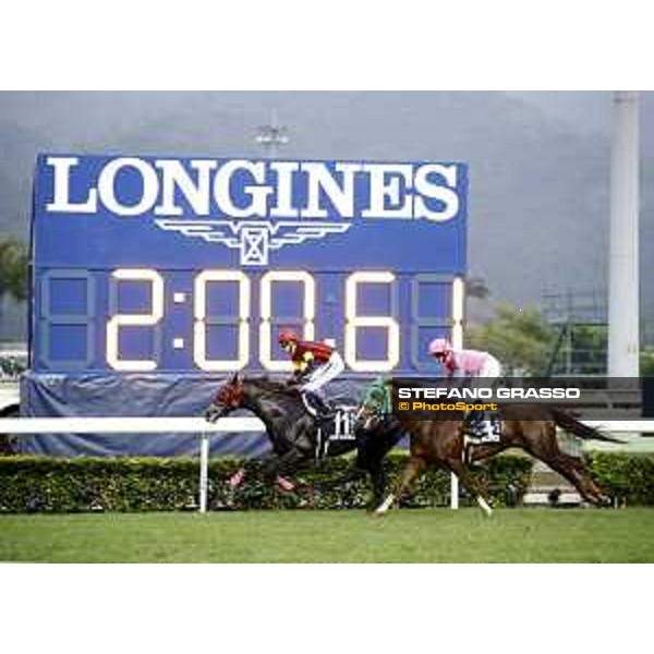 Yutaka Take on A Shin Hikari wins the Longines Hong Kong Cup Hong Kong,13th dec.2015 ph.Stefano Grasso/Longines