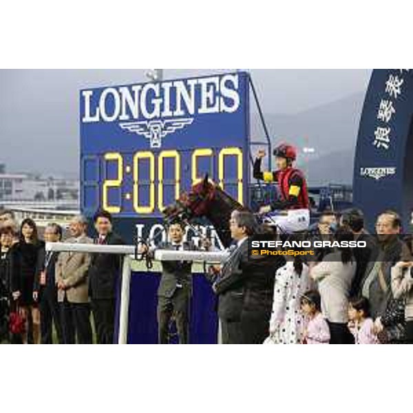 Yutaka Take on A Shin Hikari wins the Longines Hong Kong Cup Hong Kong,13th dec.2015 ph.Stefano Grasso/Longines