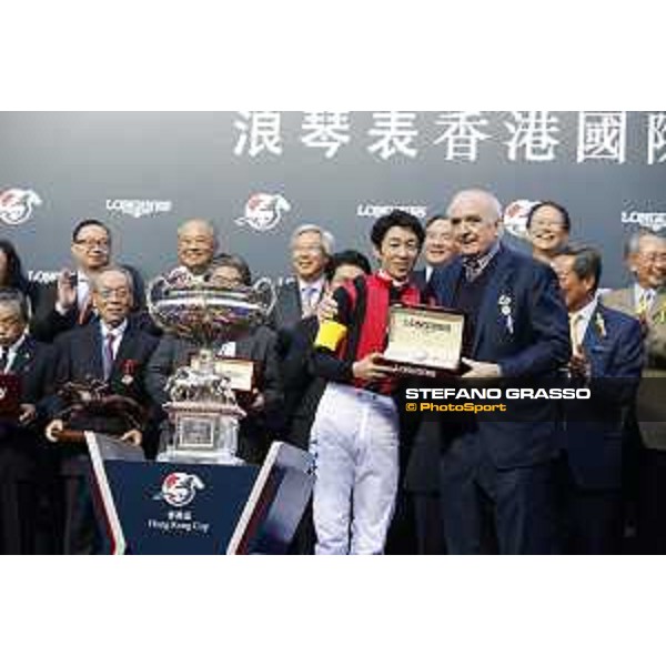 Yutaka Take on A Shin Hikari wins the Longines Hong Kong Cup Hong Kong,13th dec.2015 ph.Stefano Grasso/Longines