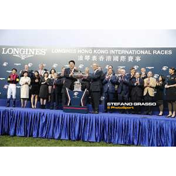 Yutaka Take on A Shin Hikari wins the Longines Hong Kong Cup Hong Kong,13th dec.2015 ph.Stefano Grasso/Longines
