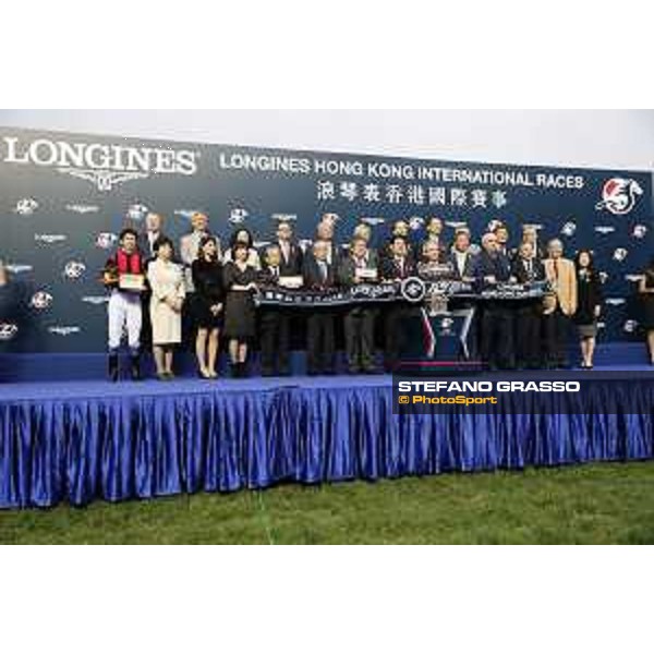 Yutaka Take on A Shin Hikari wins the Longines Hong Kong Cup Hong Kong,13th dec.2015 ph.Stefano Grasso/Longines