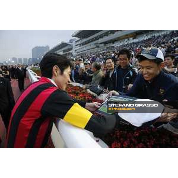 Yutaka Take on A Shin Hikari wins the Longines Hong Kong Cup Hong Kong,13th dec.2015 ph.Stefano Grasso/Longines