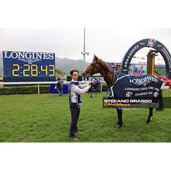 Ryan Moore on Highland Reel wins the Longines Hong Kong Vase Hong Kong,13th dec.2015 ph.Stefano Grasso/Longines
