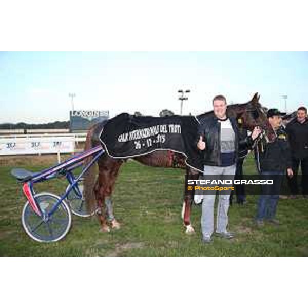 Harry Rantanen with Oropuro Bar after winning the Gran Premio Gala Internazionale del Trotto Roma, Capannelle racecourse,26/12/2015 ph.Stefano Grasso/HippoGroup Roma Capannelle