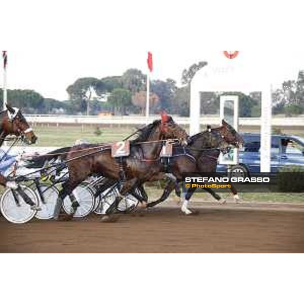 Vincenzo Piscuoglio Dell\'Annunziata and Oropuro Bar win the Gran Premio Gala Internazionale del Trotto ph.Stefano Grasso/HippoGroup Roma Capannelle
