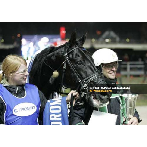 winner circle for Enrico Bellei with Let\'s Go winners of Gran Premio delle Nazioni \'memorial Vittorio di Capua\' Milan, 13rd nov. 2005 ph. Stefano Grasso