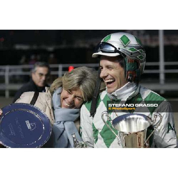 Barbara Ferraris and Andrea Guzzinati, breeder and driver of Gilly Lb, winner of the Gran Criterium \'memorial Piero Biondi\' Milan, 13rd nov. 2005 ph. Stefano Grasso