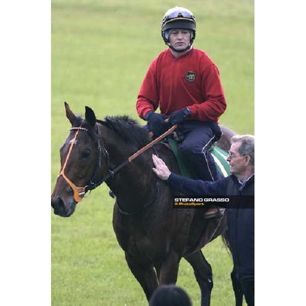 Clive Brittain and Warrsan after morning track works at Fuchu racetrack. Tokyo, 23rd november 2005 ph. Stefano Grasso