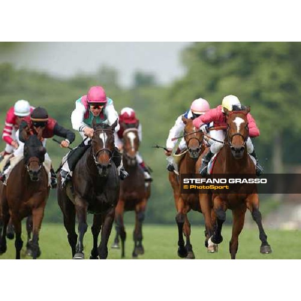 \'Richard Hughes on Nebraska Tornado beats Kieren Fallon on Time Ahead - Prix de Diane Hermes 2003 Paris Chantilly, june 8 2003-ph.Stefano Grasso\' 