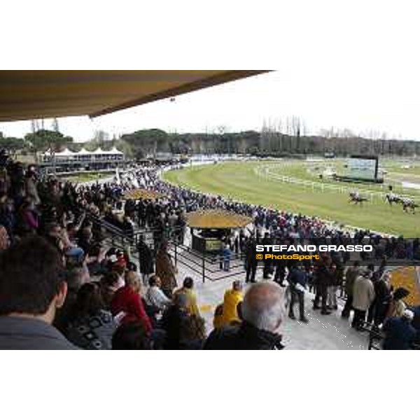 Racegoers at the 126° Premio Pisa Pisa San Rossore racetrack 20/03/2016 ph.© Stefano Grasso
