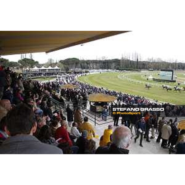 Racegoers at the 126° Premio Pisa Pisa San Rossore racetrack 20/03/2016 ph.© Stefano Grasso