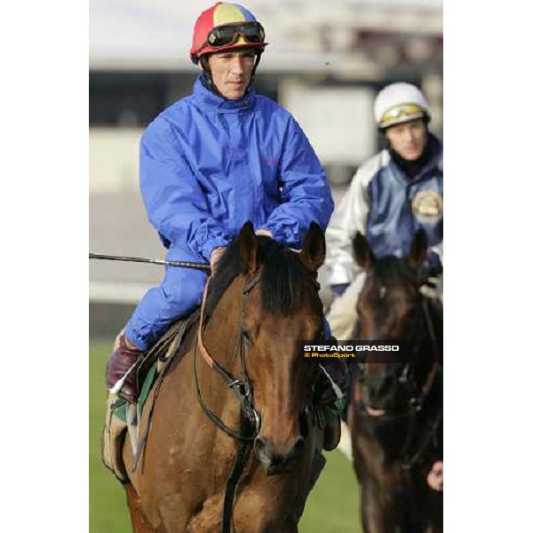 Frankie Dettori on Alkaased followed by Kieren Fallon on Oujia Board after morning track works at Fuchu race course Tokyo, 25th november 2005 ph. Stefano Grasso