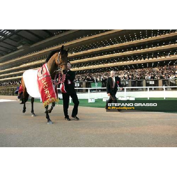 Alkaased winner of The Japan Cup 2005 in front of 100.000 people at Fuchu race course Tokyo, 27th november 2005 ph. Stefano Grasso