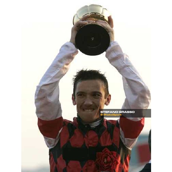 Frankie Dettori winner of the Japan Cup 2005 Tokyo, 27th november 2005 ph. Stefano Grasso