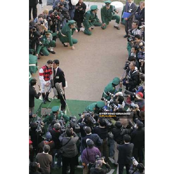 Frankie Dettori winner of the Japan Cup 2005, interviewed after the race Tokyo, 27th november 2005 ph. Stefano Grasso