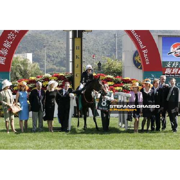 Oujia Board\'s connection winners of the Cathay Pacific Hong Kong Vase at Sha Tin race course Hong Kong, 11th december 2005 ph. Stefano Grasso