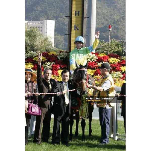 Natural Blitz\'z connection winners of the Cathay Pacific Hong Kong Sprintat Sha Tin race course Hong Kong, 11th december 2005 ph. Stefano Grasso