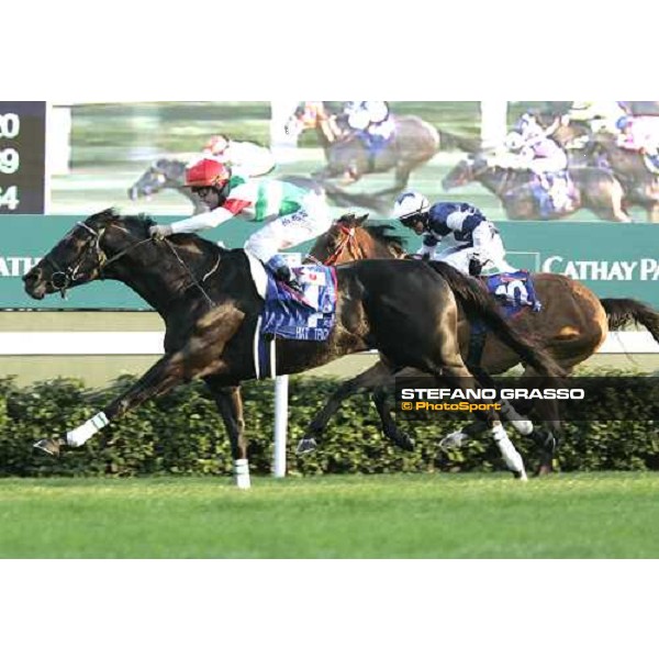 Olivier Peslier on Hat Trick wins the Cathay Pacific Hong Kong Mile Hong Kong, 11th dec. 2005 ph. Stefano Grasso