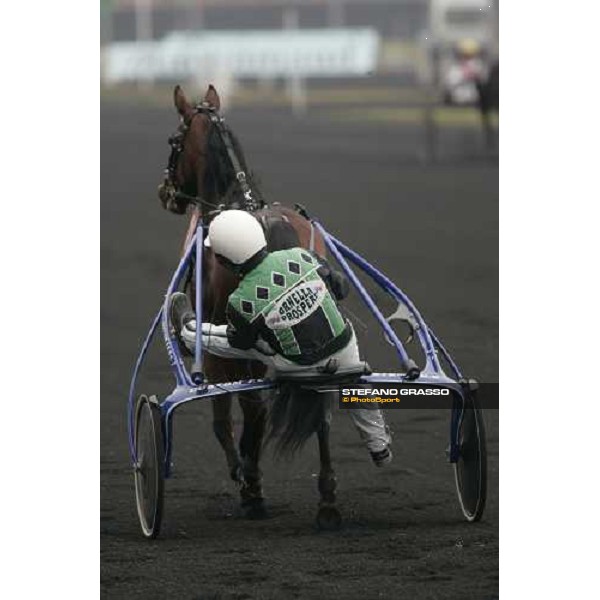 Enrico Bellei comes back to the stable with Arc de Triomphe after the race Paris Vincennes, 28th january 2006 ph. Stefano Grasso