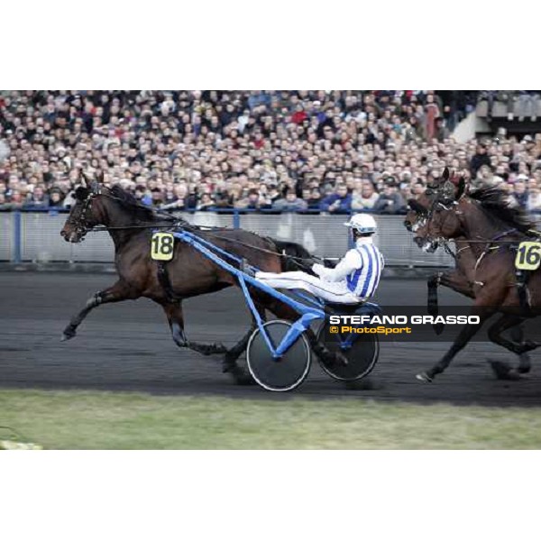 Christophe Gallier with Jag de Bellouet leads the group at the first passage of Grand Prix d\' Amerique Paris, 29th january 2006 ph. Stefano Grasso