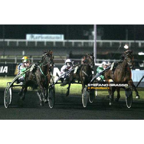 Joel Hallais with Passiflore du Rib (5) wins Prix d\'Ambert beating Marco Smorgon with Guendalina Bar Paris Vincennes, 29th january 2006 ph. Stefano Grasso